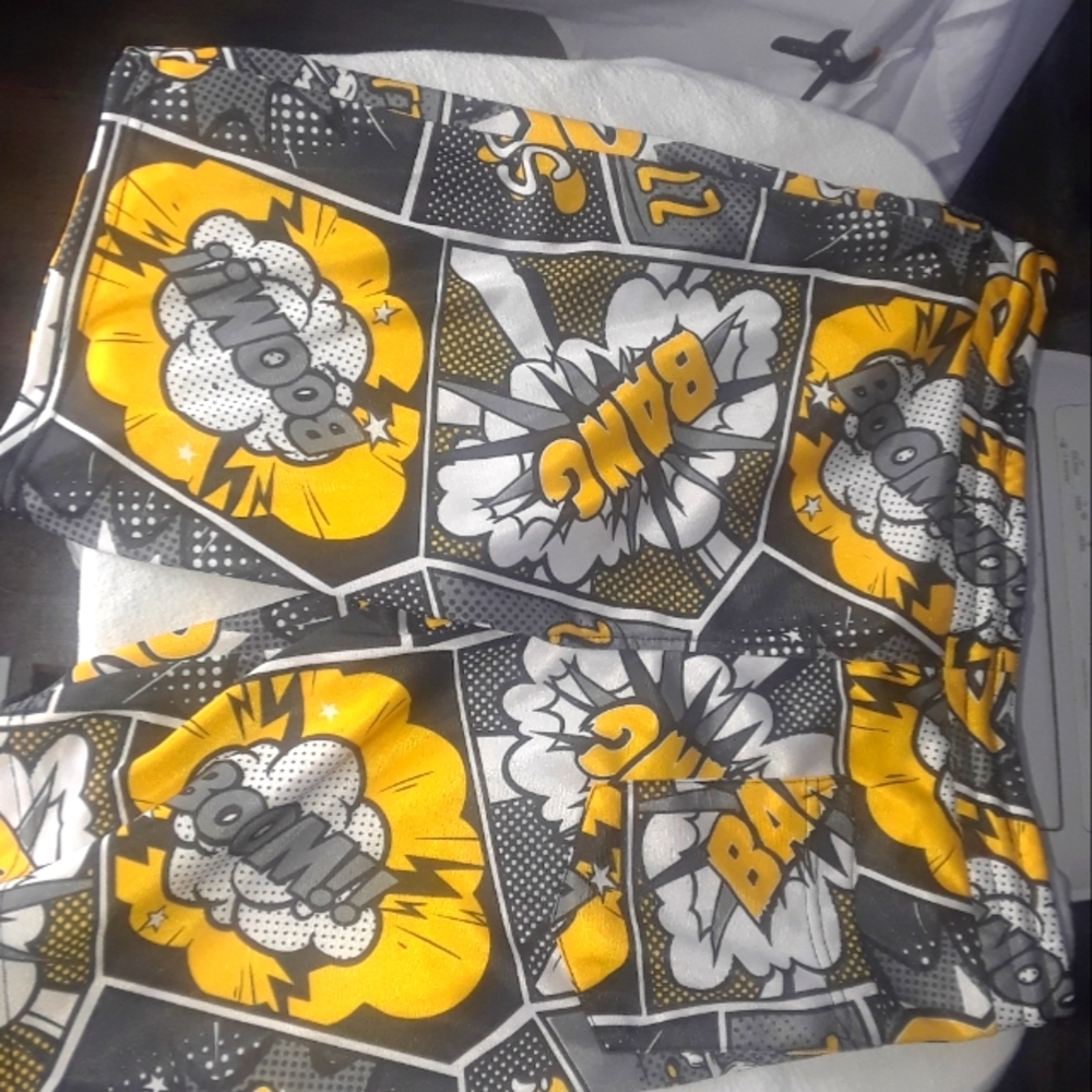 Oh Snap! Drill Clothing Co Swim Trunks Mens Size M All Over Comic Book Print V1